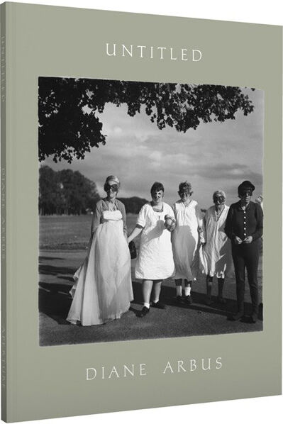 обложка книги Untitled: Diane Arbus книга Untitled: Diane Arbus, автор: Diane Arbus