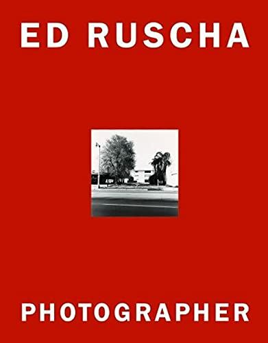 обложка книги Ed Ruscha, Photographer книга Ed Ruscha, Photographer, автор: Margit Rowell