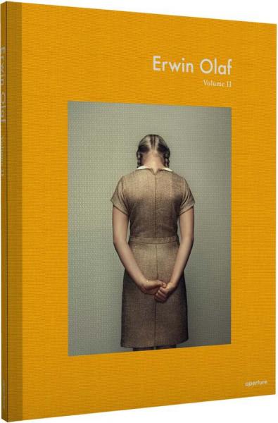 обложка книги Erwin Olaf: Volume II книга Erwin Olaf: Volume II, автор: Erwin Olaf, Francis Hodgson
