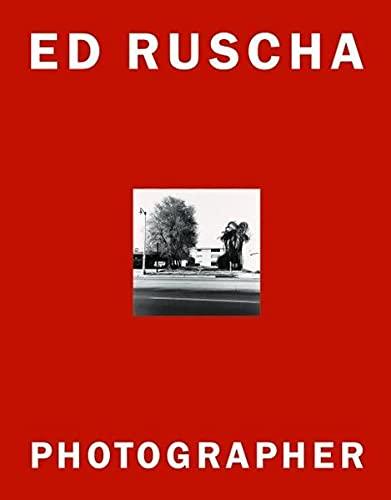 обложка книги Ed Ruscha, Photographer книга Ed Ruscha, Photographer, автор: Margit Rowell