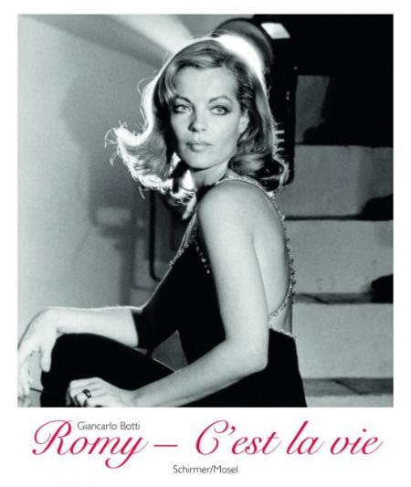 обложка книги Romy - C'est la vie: Bilder aus den Pariser Jahren книга Romy - C'est la vie: Bilder aus den Pariser Jahren, автор: Giancarlo Botti
