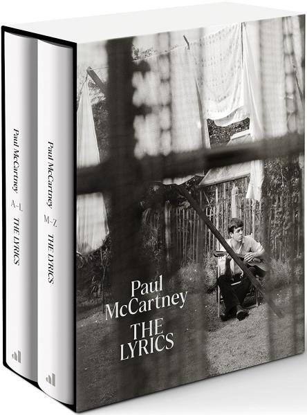 книга The Lyrics: 1956 to the Present, автор: Paul McCartney, Paul Muldoon (Edited by)