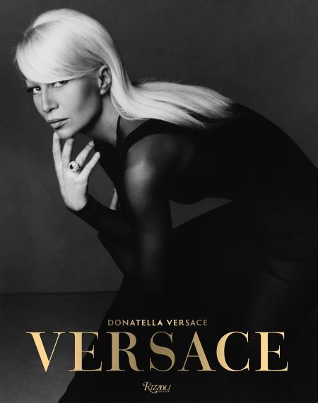 обложка книги Versace книга Versace, автор: Written by Maria Luisa Frisa and Stefano Tonchi and Donatella Versace, Contribution by Ingrid Sischy and Tim Blanks