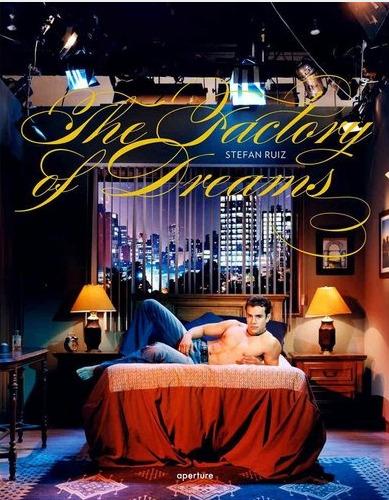 обложка книги Stefan Ruiz: Factory of Dreams: Inside Televisa Studios книга Stefan Ruiz: Factory of Dreams: Inside Televisa Studios, автор: Stefan Ruiz