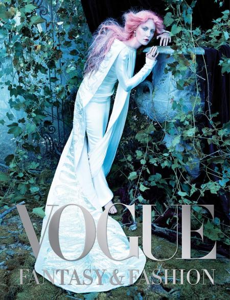 книга Vogue: Fantasy & Fashion, автор: Vogue editors