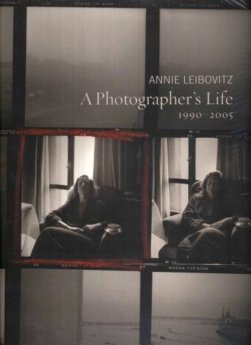 обложка книги Annie Leibovitz. A Photographer's Life: 1990-2005 книга Annie Leibovitz. A Photographer's Life: 1990-2005, автор: Annie Leibovitz