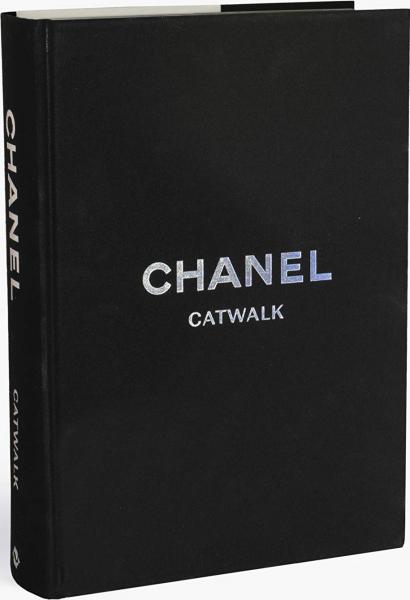 обложка книги Chanel Catwalk: The Complete Collections книга Chanel Catwalk: The Complete Collections, автор: Adélia Sabatini, Patrick Mauriès