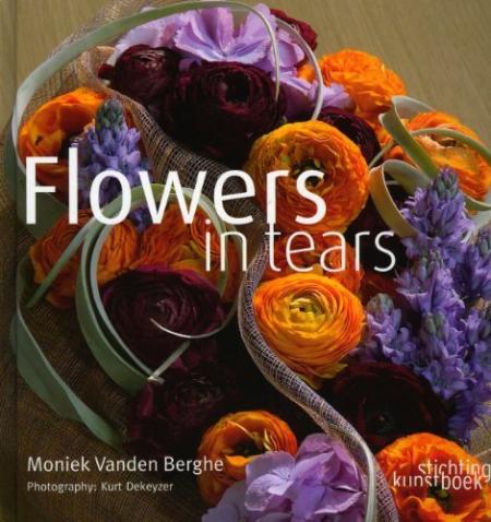 обложка книги Flowers in Tears книга Flowers in Tears, автор: Moniek Vanden Berghe
